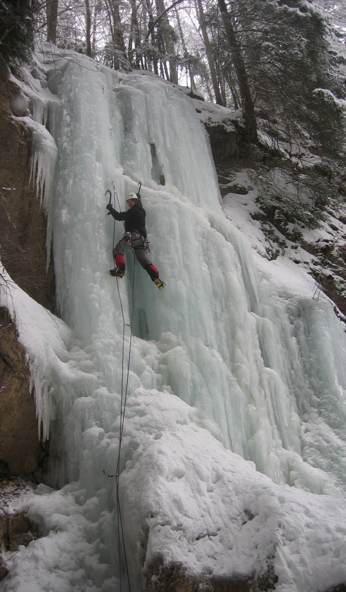 Ligne de gauche de la cascade de gauche de Sur Bayard
