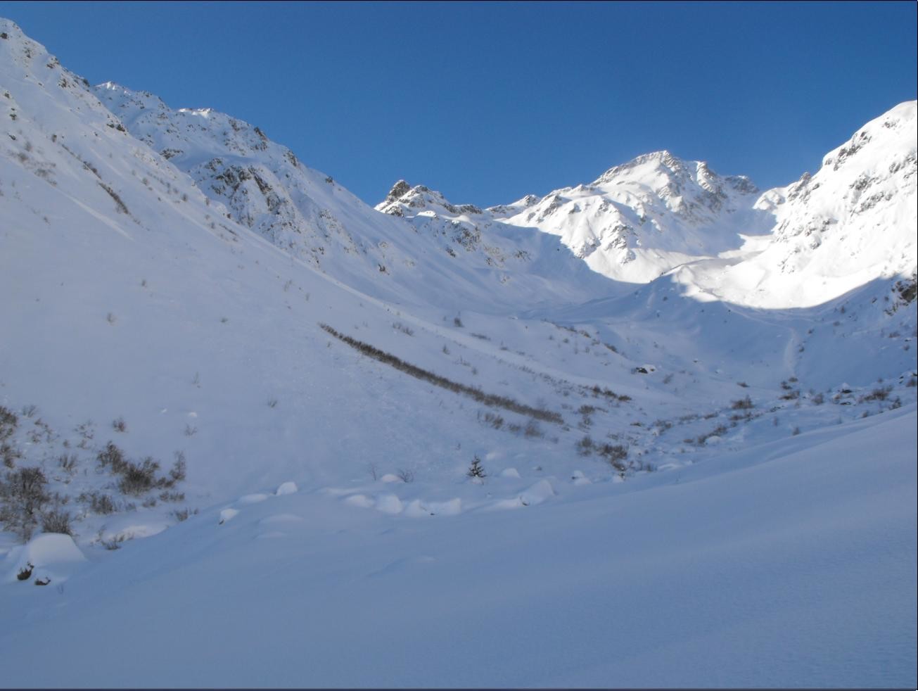 Vallon du Tepey, dominé par le Bec d'Arguille