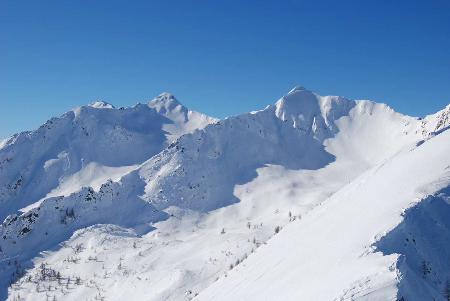Il Monte Rosetta 2360 m e Pizzo Stavello di Pedesina 2416 m a sx, dalla Cima Rosetta 2142 m.