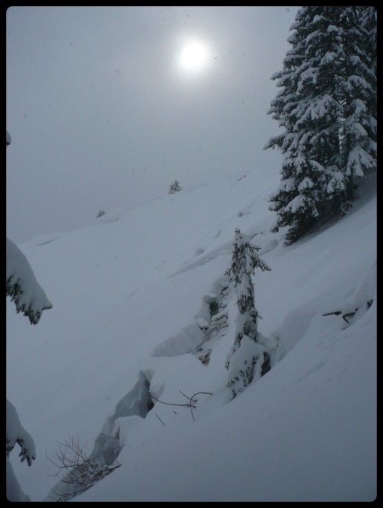 Sur l'arête, le peu de soleil du jour et un des décrochements