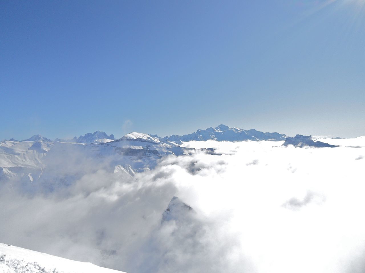 la vue sur l'Ecorchoir et la brume qui monte.. monte