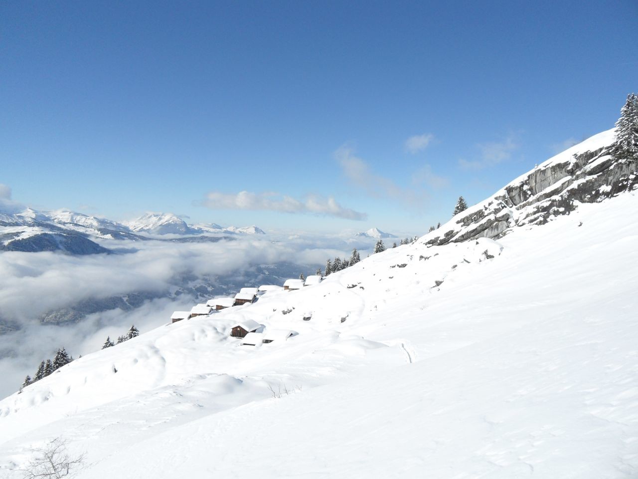 ah quel paysage avec le mole au fond