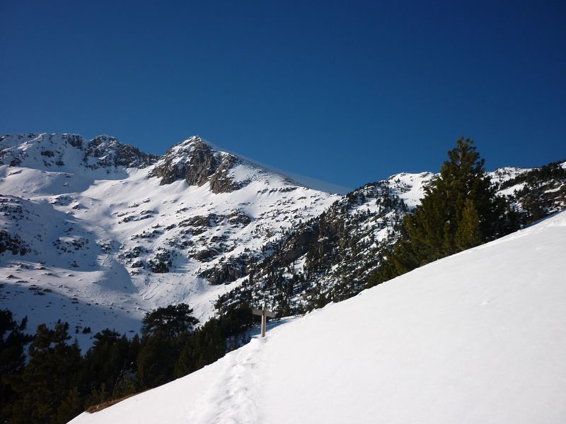 LA Serra et le premier sommet à droite
