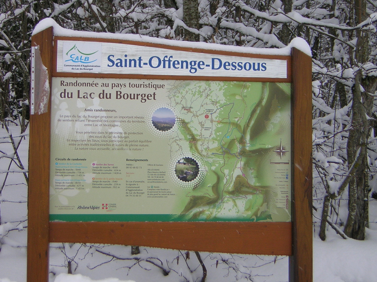 Panneau d'informations au départ