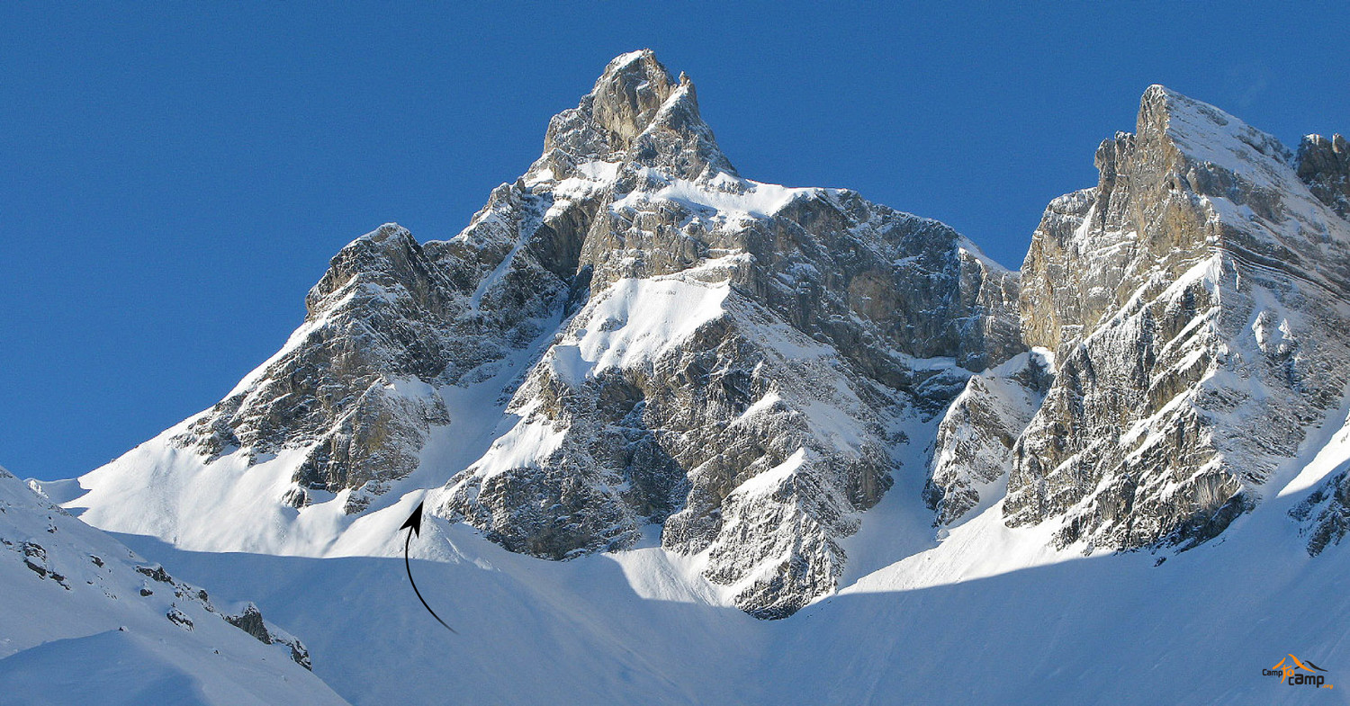Topo : Contrefort de la Pointe Percée, couloir E