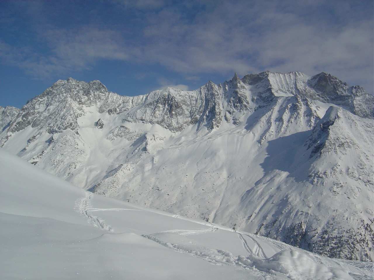 Coup de pub pour le versant W du val d'Arolla...