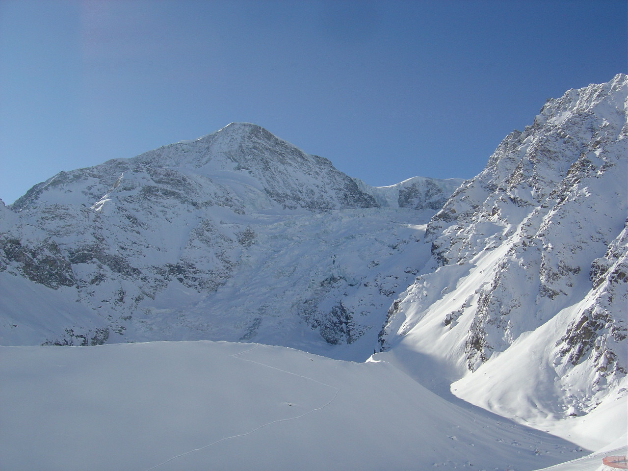 Le Pigne et le glacier de Tsidjore Nouve engageant ce matin