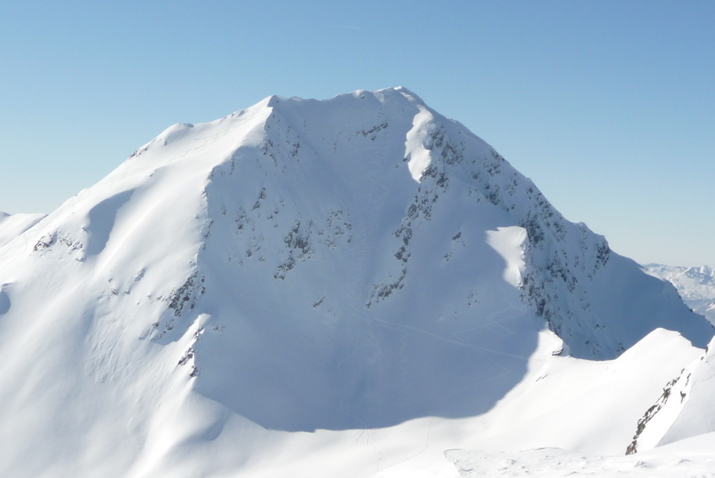 Vue du sommet, face nord-est du Mirantin