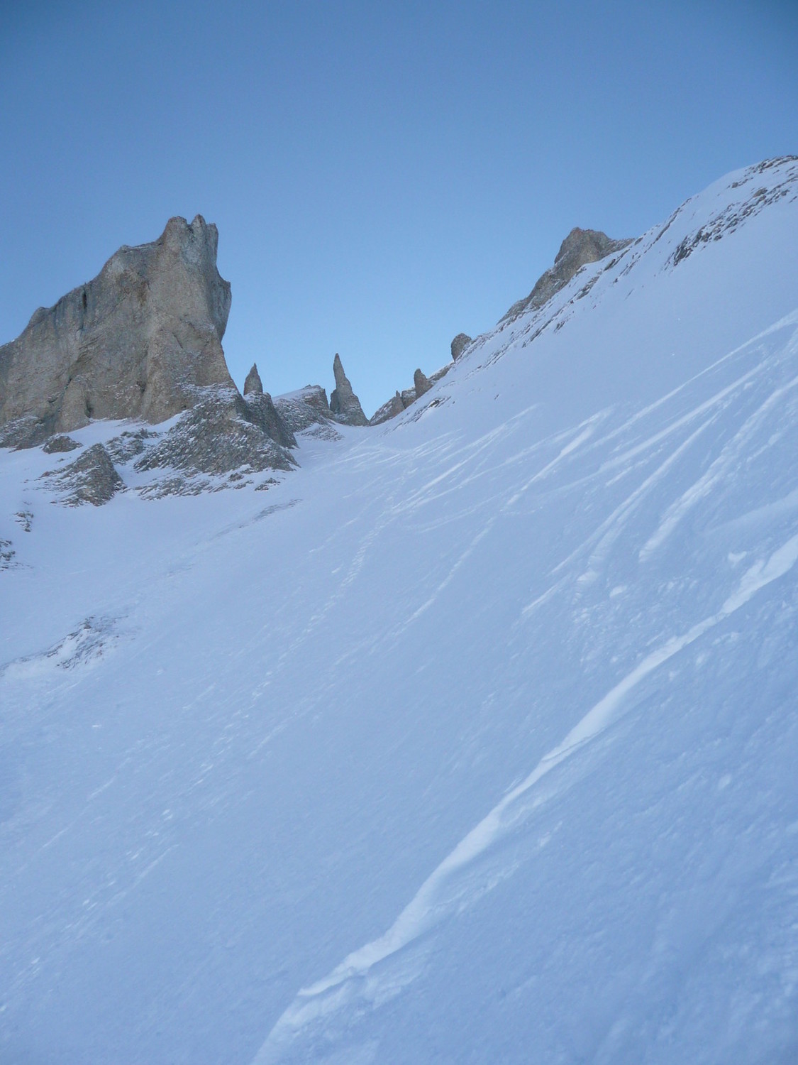 Traces sous la proue du navir