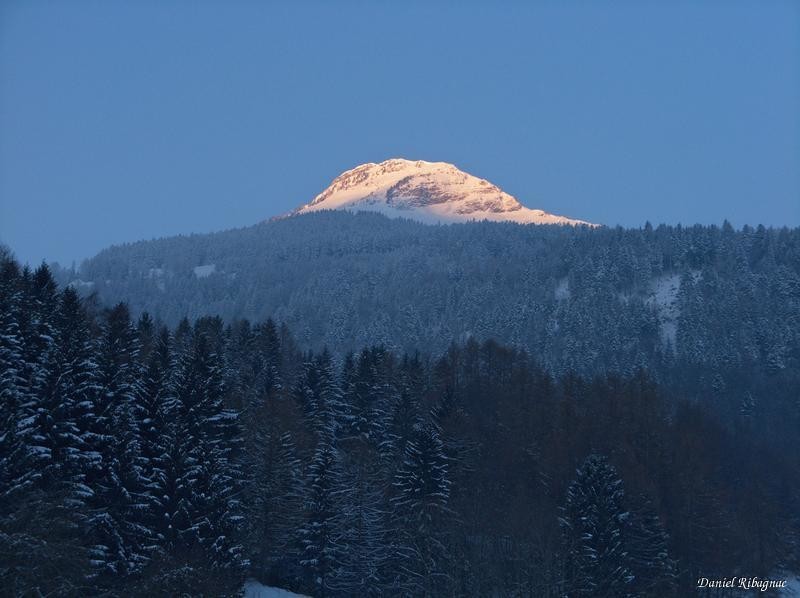 La Dent de Valerette aux premières lueurs