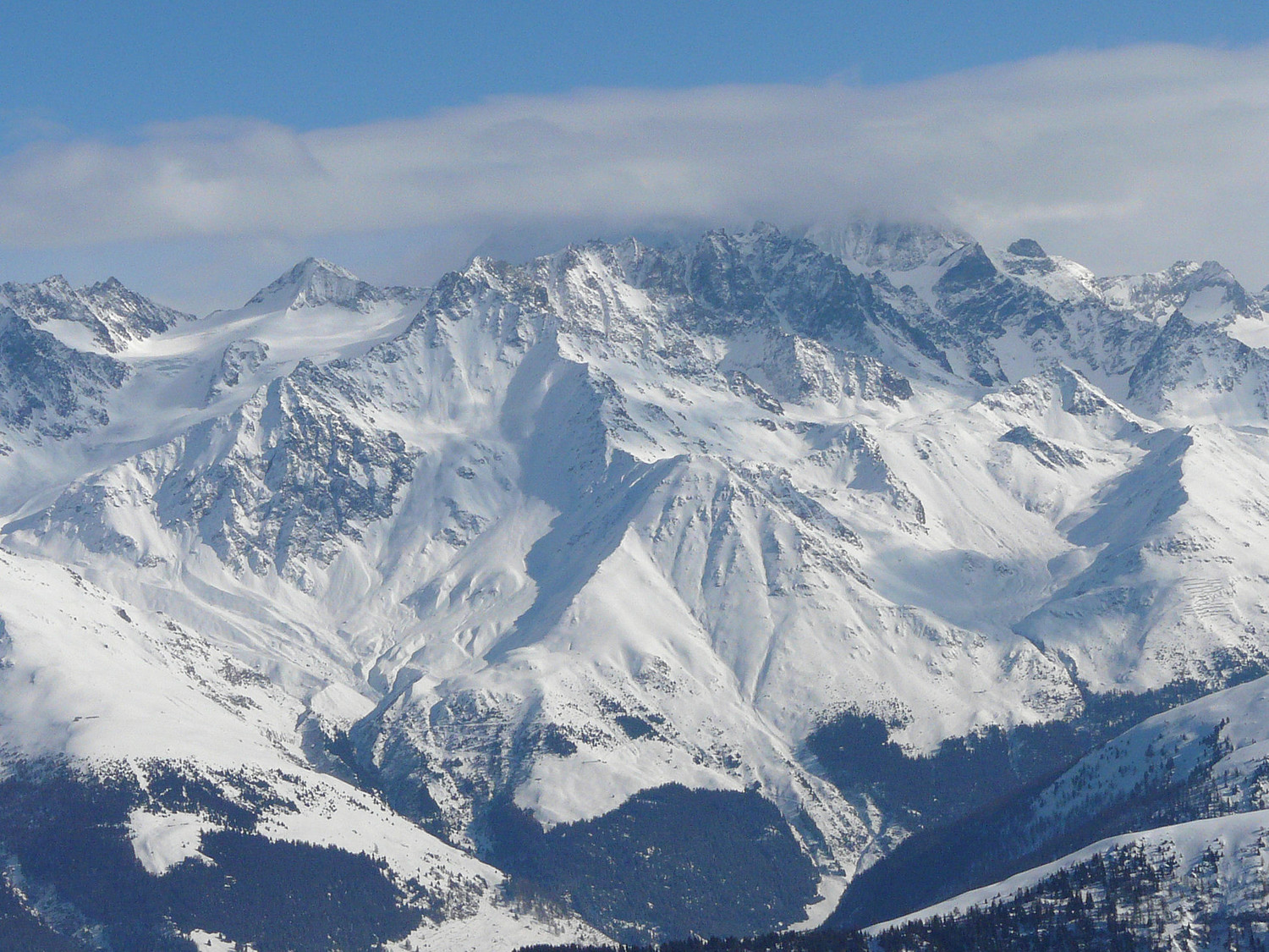 Grand Combin dans les nuages