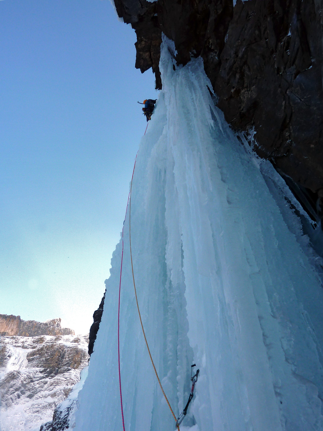 Cirque de Gavarnie - 1er étage - Thanatos - L3 - Elle est plus raide et longue qu'elle n'a l'air !