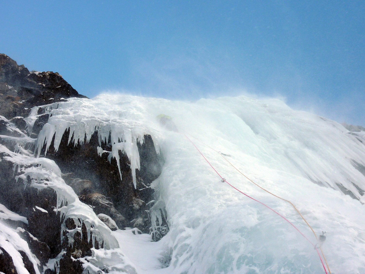 Cirque de Gavarnie - 1er étage - Thanatos - L5 sous les spindrifts