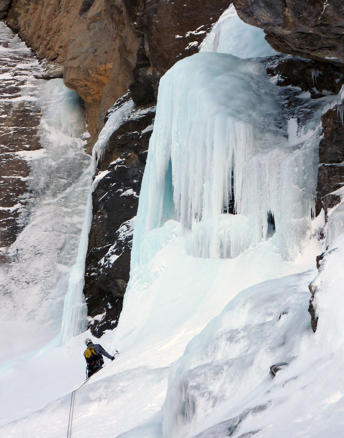 Cirque de Gavarnie - Les Benzayous - L4 Le corse en approche de la colonne
