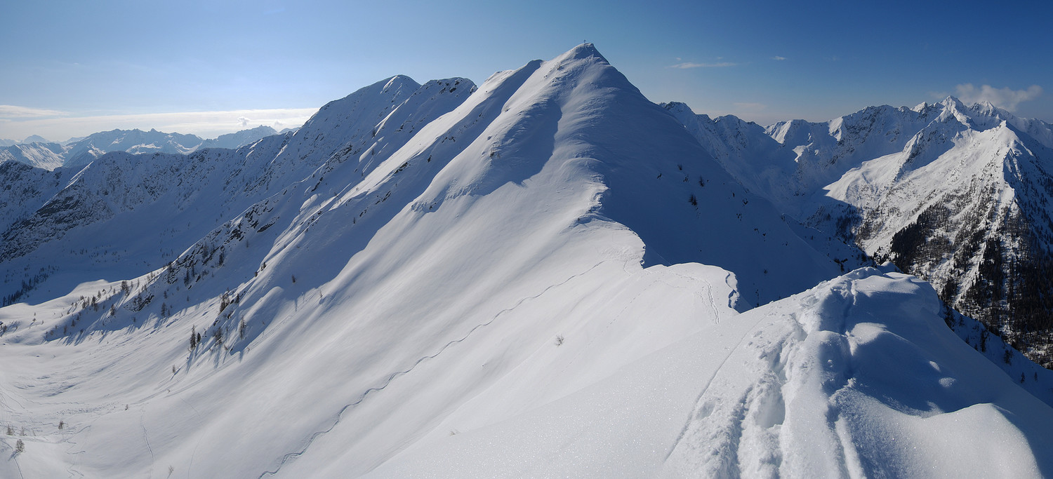 Il Pizzo di Olano 2267 m dal Pizzo dei Galli 2217 m.
