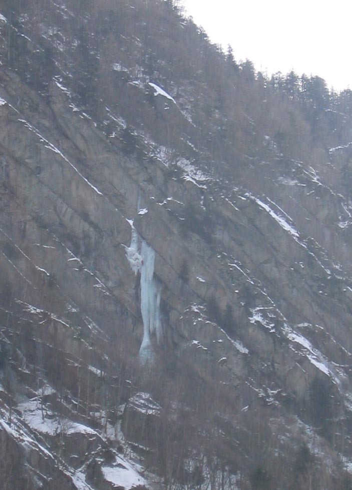 Val di Mello - versant nord au tout début du vallon (Ca' di Carna)