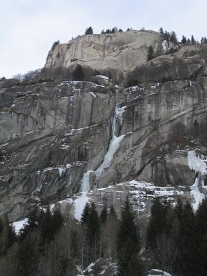 Val di mello - versant sud, au milieu du vallon Val di mello - versant sud, au milieu du vallon