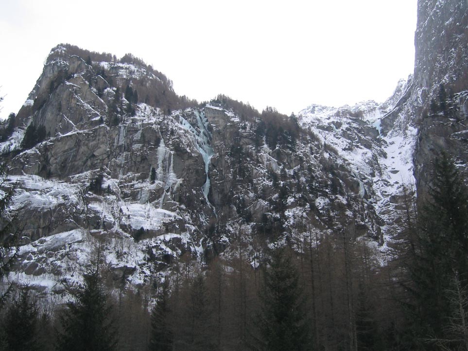 Val di mello - versant sud, au fond du vallon
