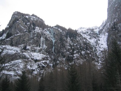 Val di mello - versant sud, au fond du vallon Val di mello - versant sud, au fond du vallon