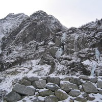 de l'autre côté de la vallée, versant nord, un peu avant Bagni Masino