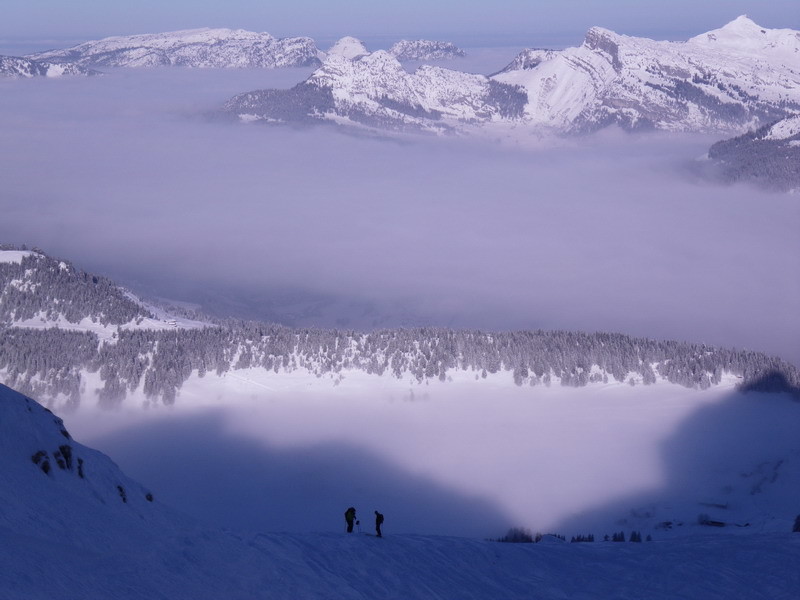 Repos à la montée sur le mer de nuages au plateau des Confins
