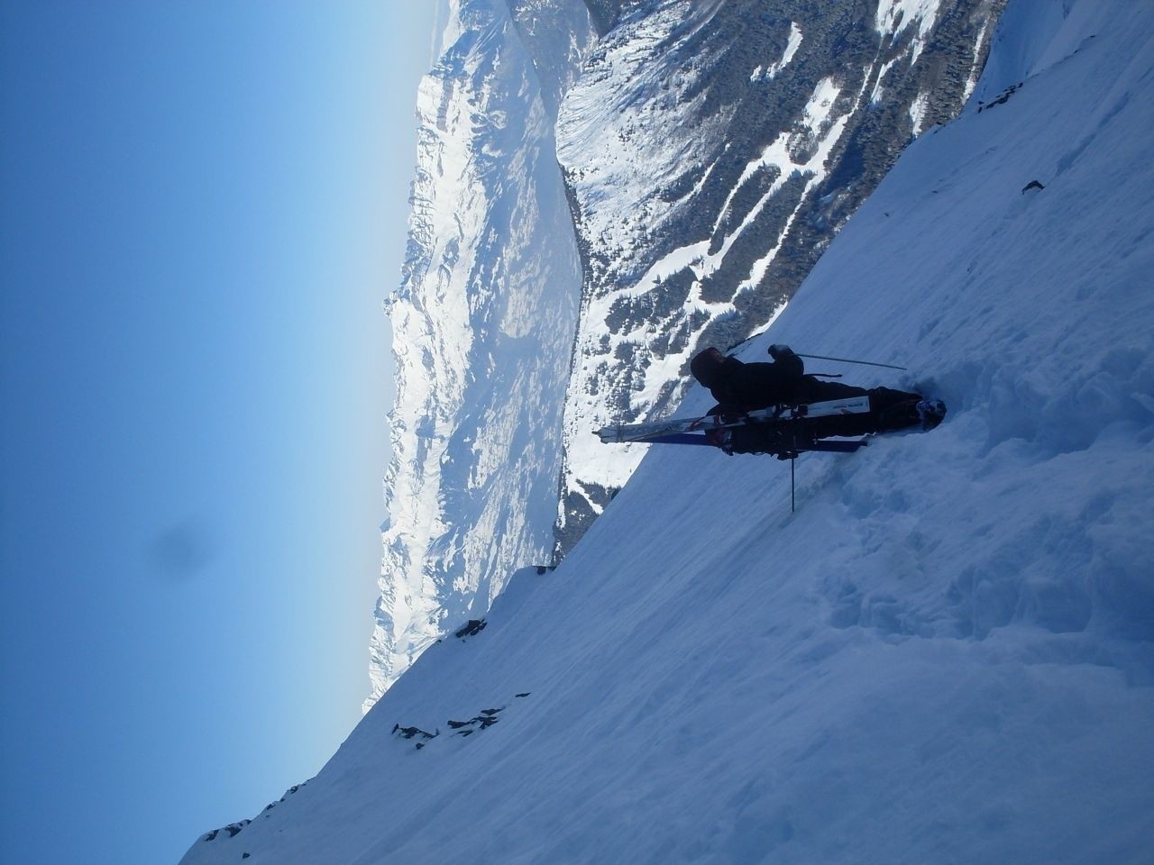 Manu demi tour à la base du couloir vers 2700m