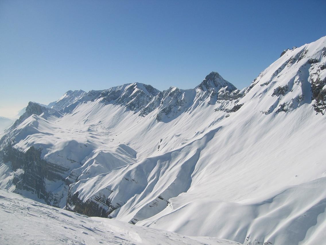 versant Est des Aravis- vue depuis Quatre-Têtes