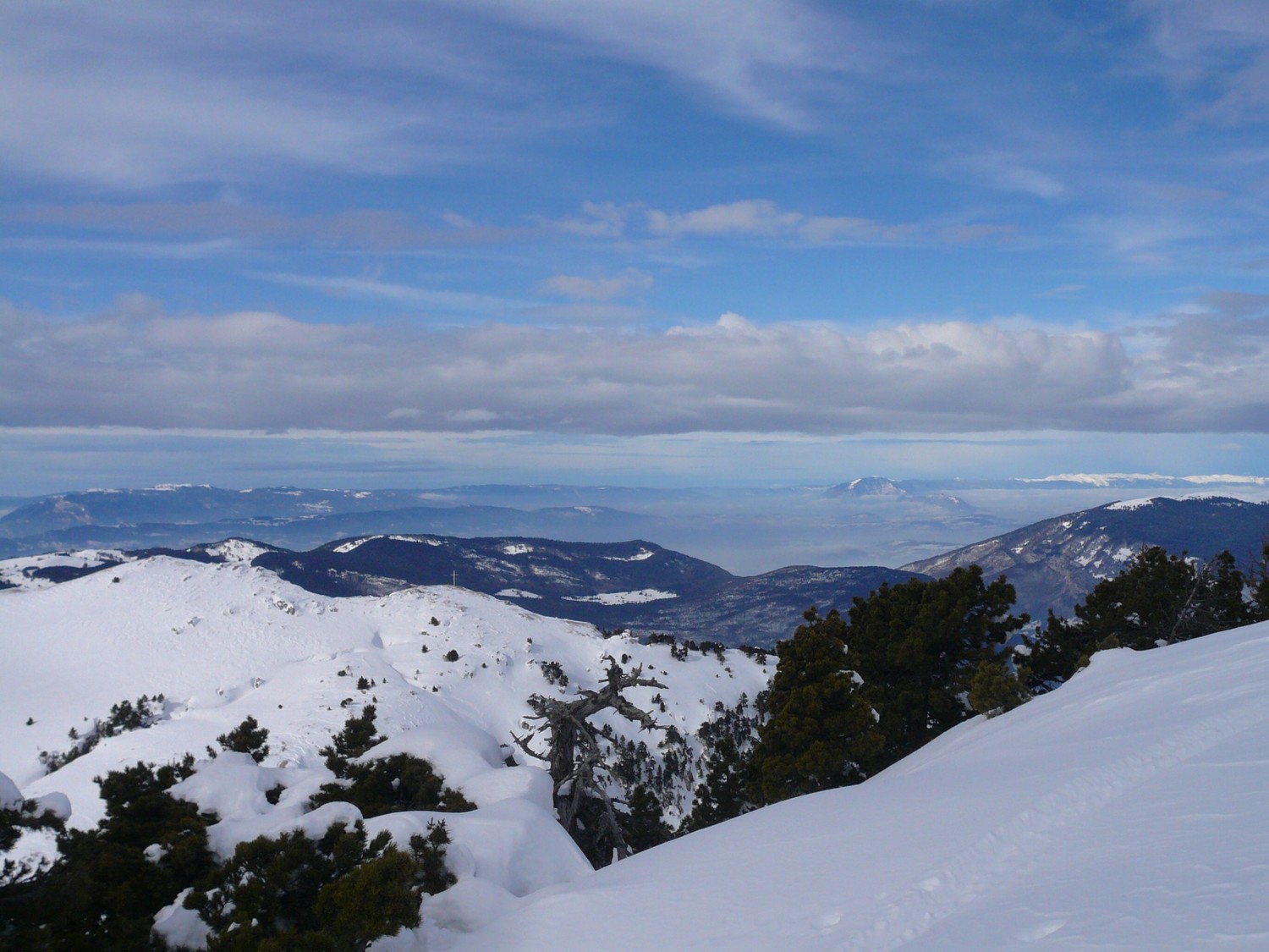 Du sommet vers le NW sur la Dent de Rossanaz.