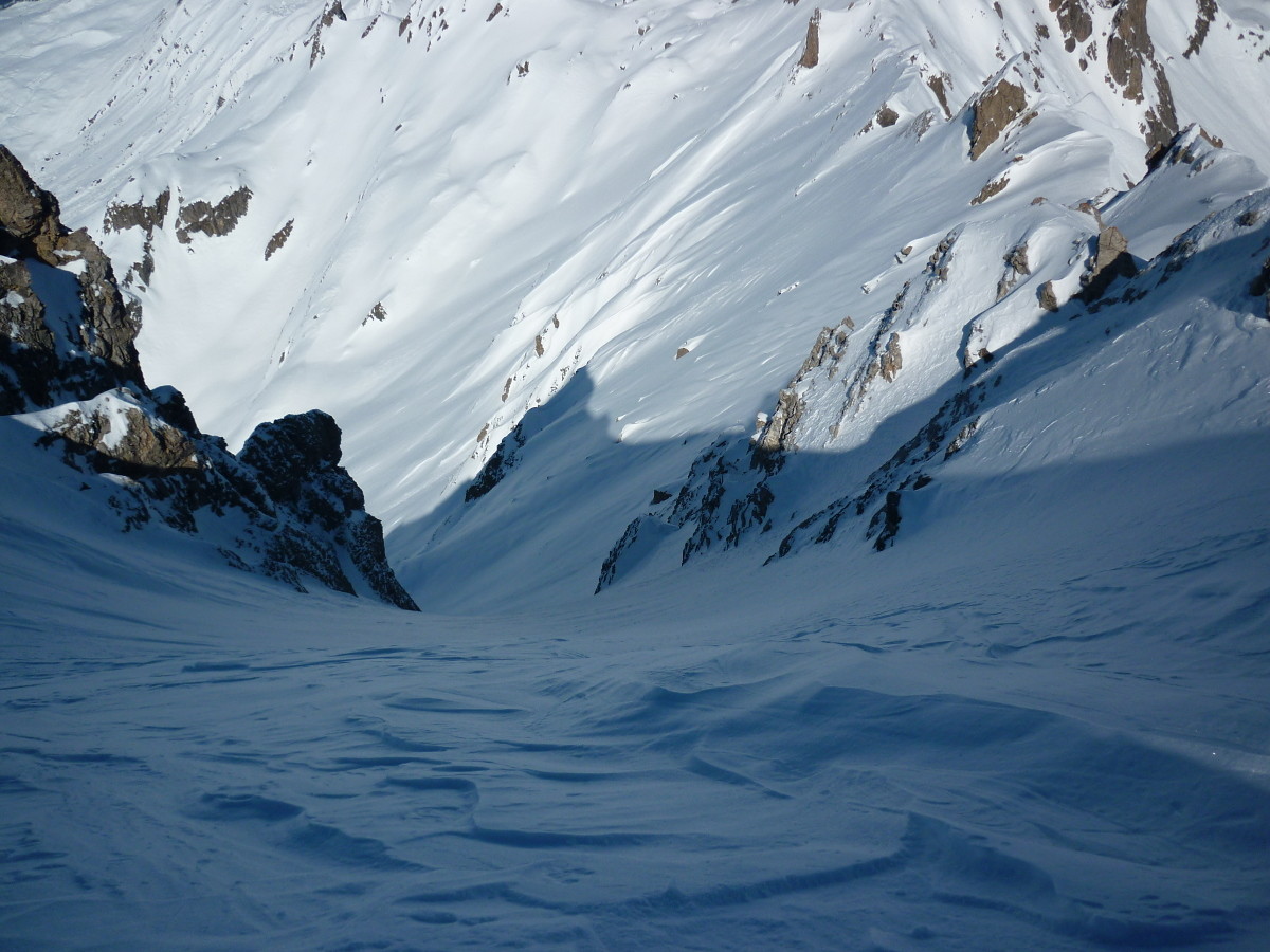 Neige cartonnée au départ du couloir N du roc de Charbonnière