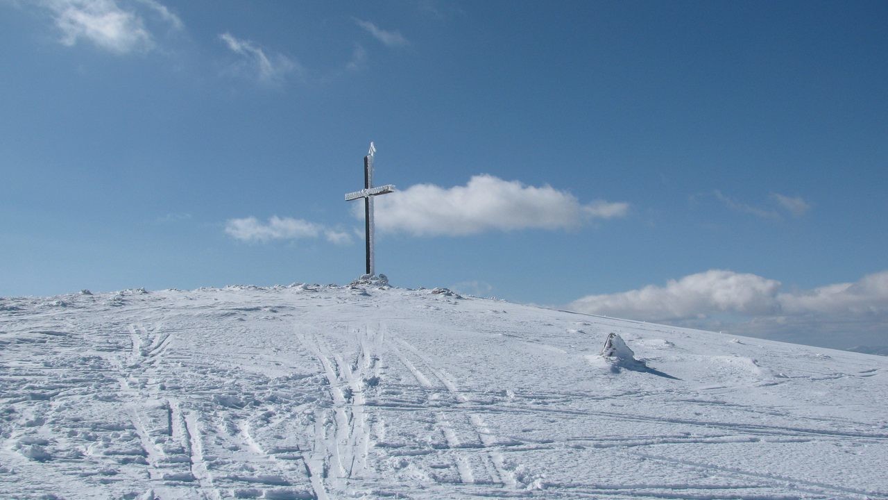 La croix sommitale