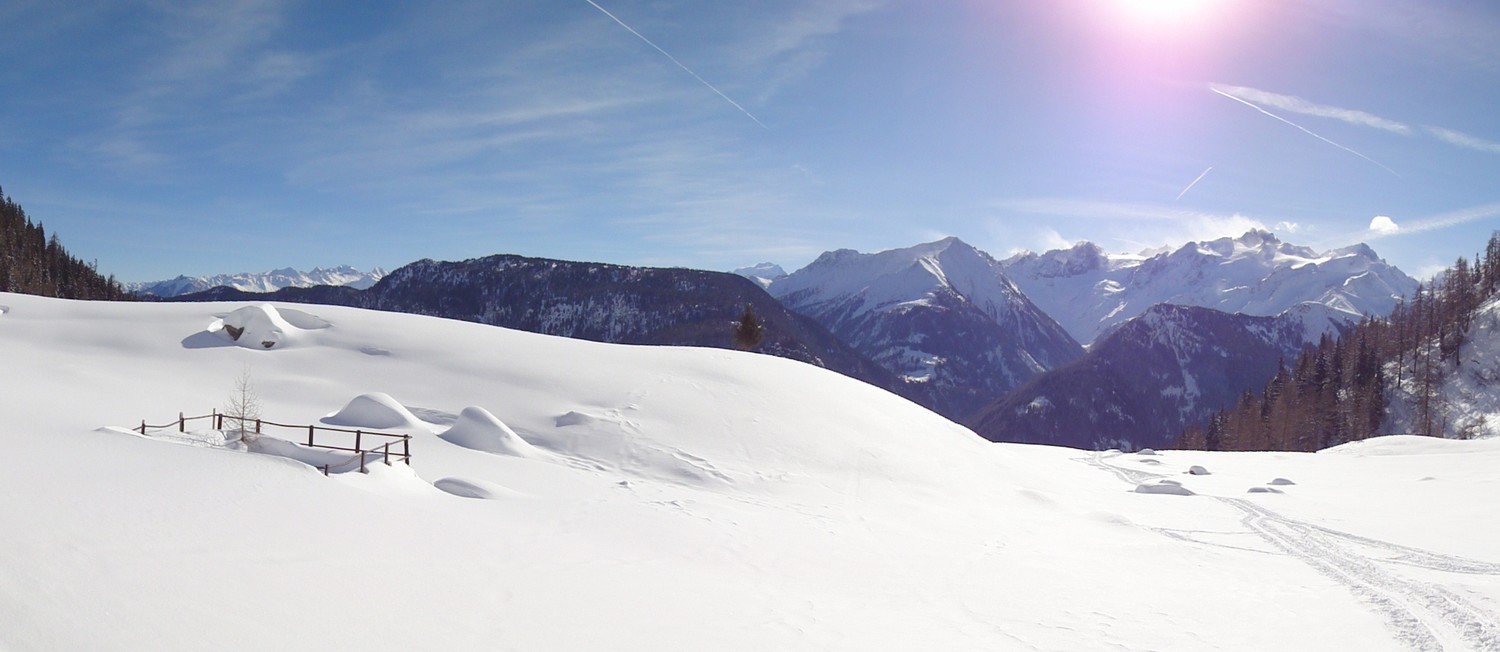 Panorama de Fenestral : du vent sur l'Aiguille du Tour