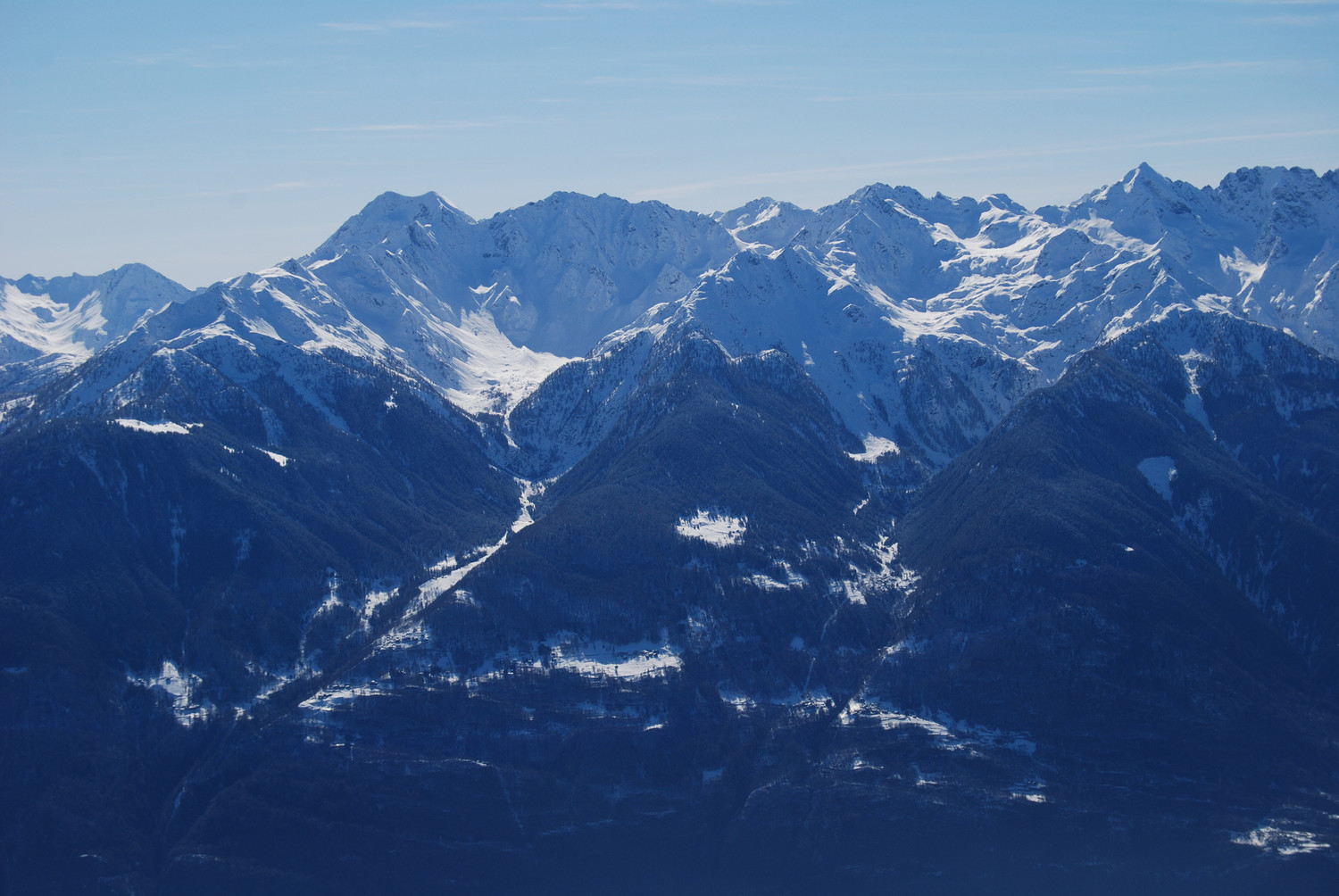La Valle di Caronella e di Bondone a dx, viste dal Piz Cancan 2435 m.