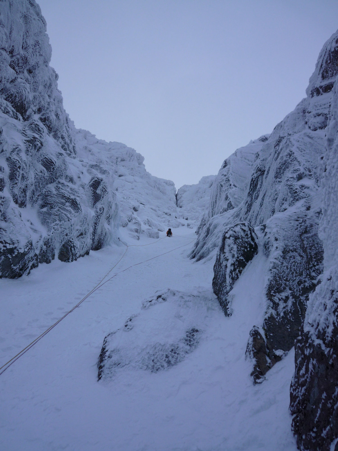 Couloir d'accès à la cheminée