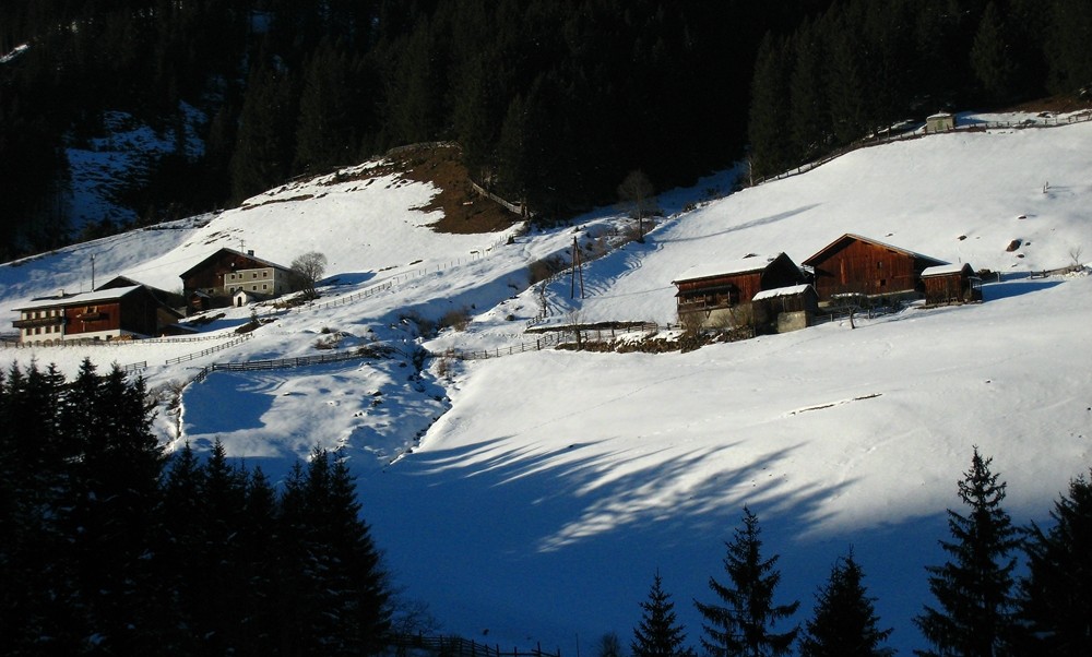 Le hameau de Roacher dans l'Oberbergtal, en face de l'accès au Seblasspitze