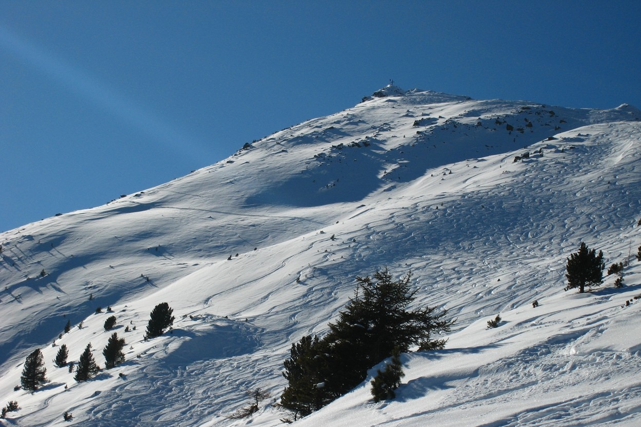 Neige traffolée dans les pentes E du Seblasspitze