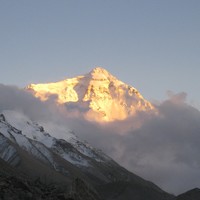 Coucher soleil sur la face nord de l'everest