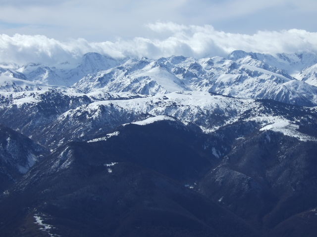 Les pyrenees en face