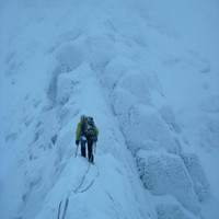 Tower Ridge Arête neigeuse avant le Gap