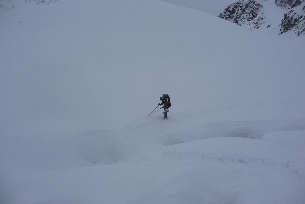 Passage d'un pont de neige ds le jour blanc