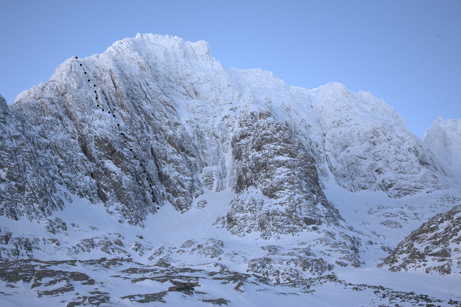 Itinéraire de Minus 2. Minus 3 débute dans la cheminée située quelques mètres à droite