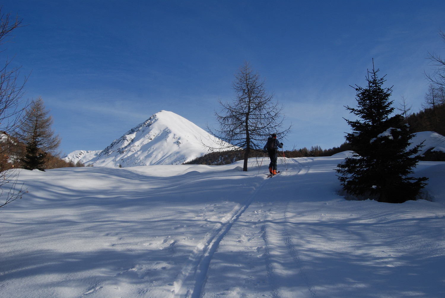 Durante la salita al Monte Pagano 2348 m, la svettante Cima di Grom 2773 m.