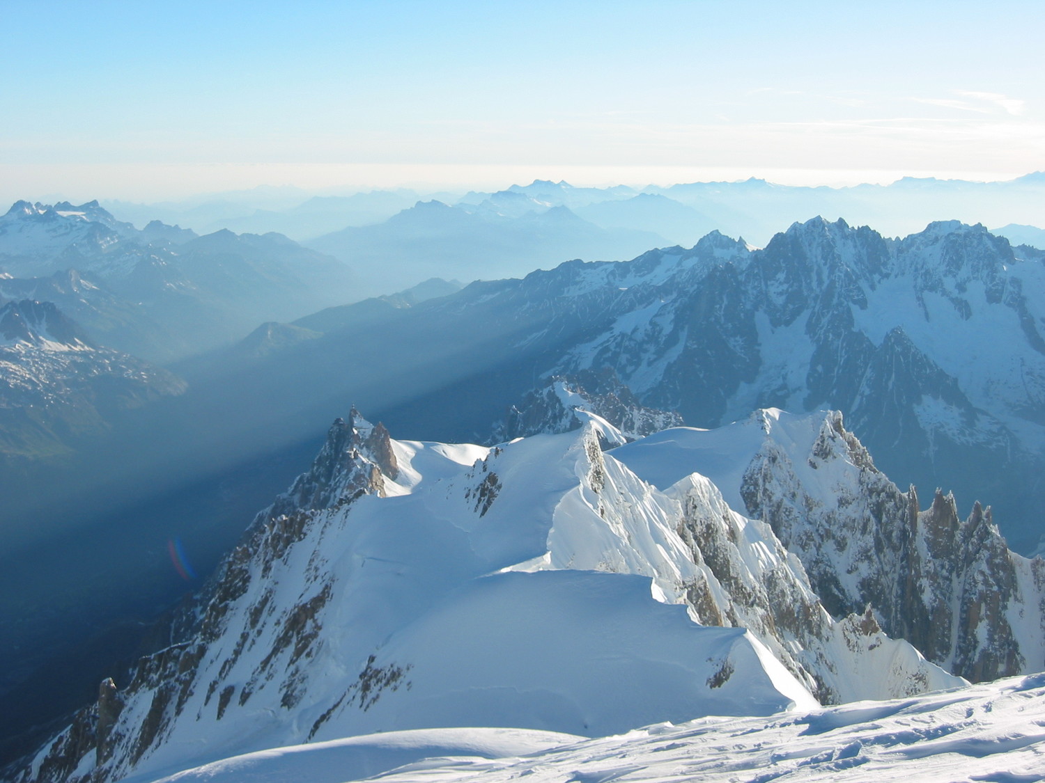 Les aiguilles du Midi et de Chamonix