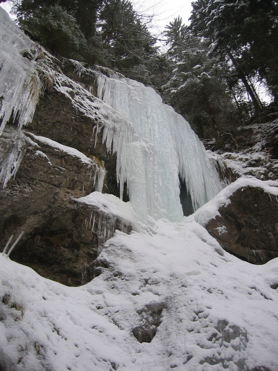 Cascade d'Abondance, ligne de droite