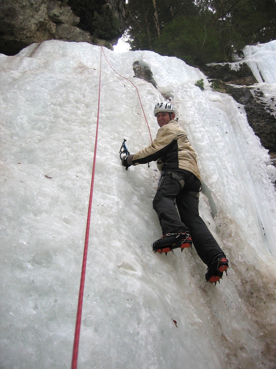 Cascade d'Abondance, ligne de gauche