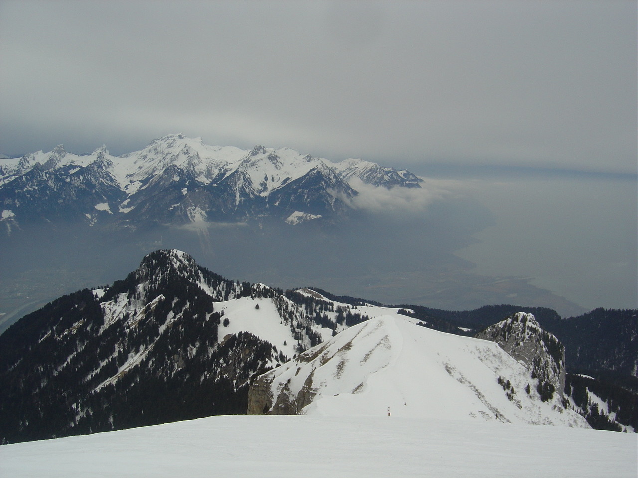 Chablais et Léman dans le gris