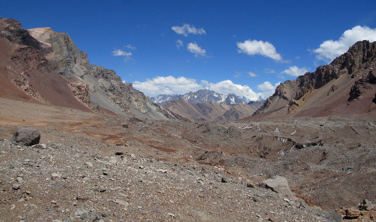 Le glacier couvert d'éboulis