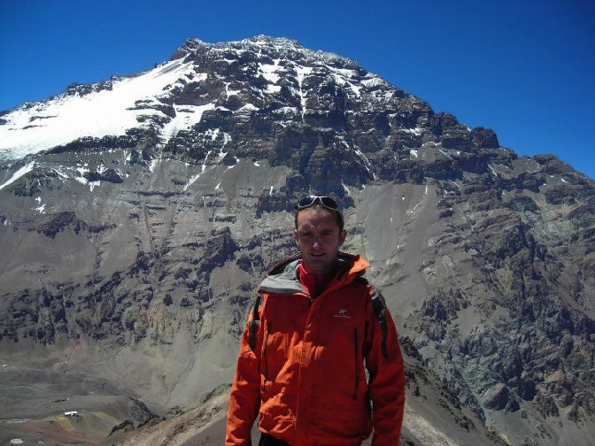 Ma pomme, devant l'Aconcagua
