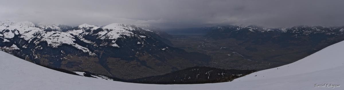 Panorama depuis le Pain de Sucre sur la vallée du Rhône et le Léman
