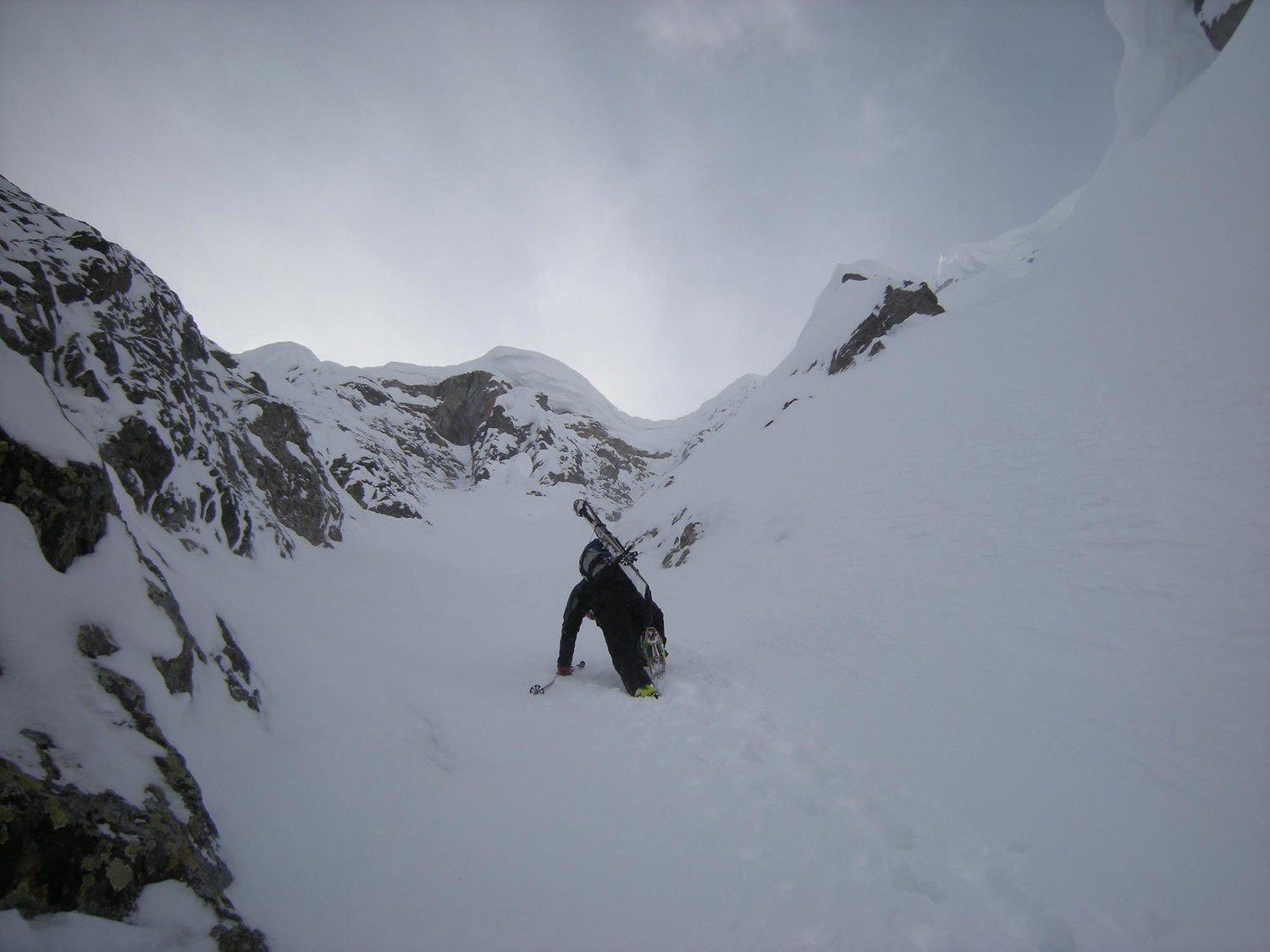 Mt.Oreb couloir N. Les corniches sommitales
