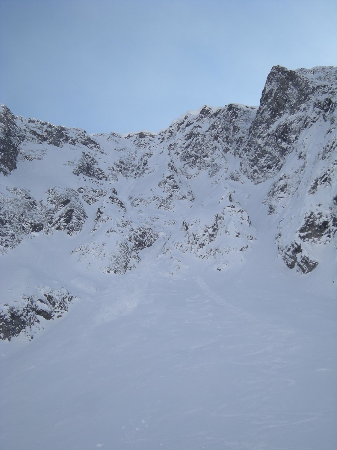 Mt.Oreb couloir N. La face N vue du vallon de Tré les Eaux